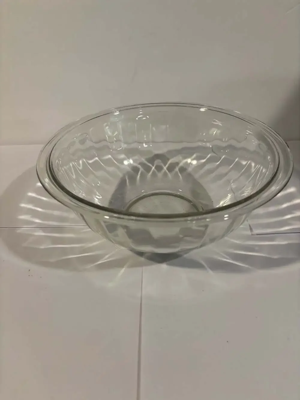 Vintage PYREX Clear Glass Mixing Bowl: Ribbed 2.5 Liter Number 325 - ,